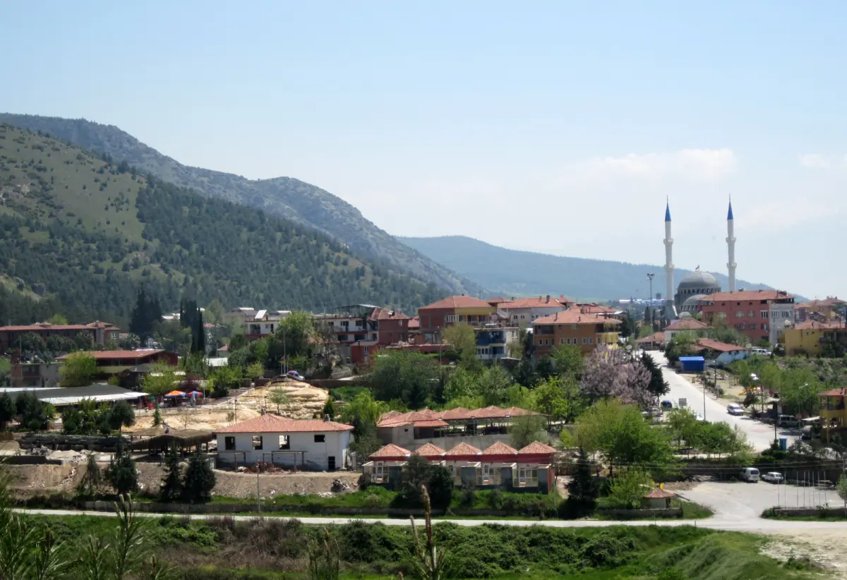 Karahayit village and its mosque